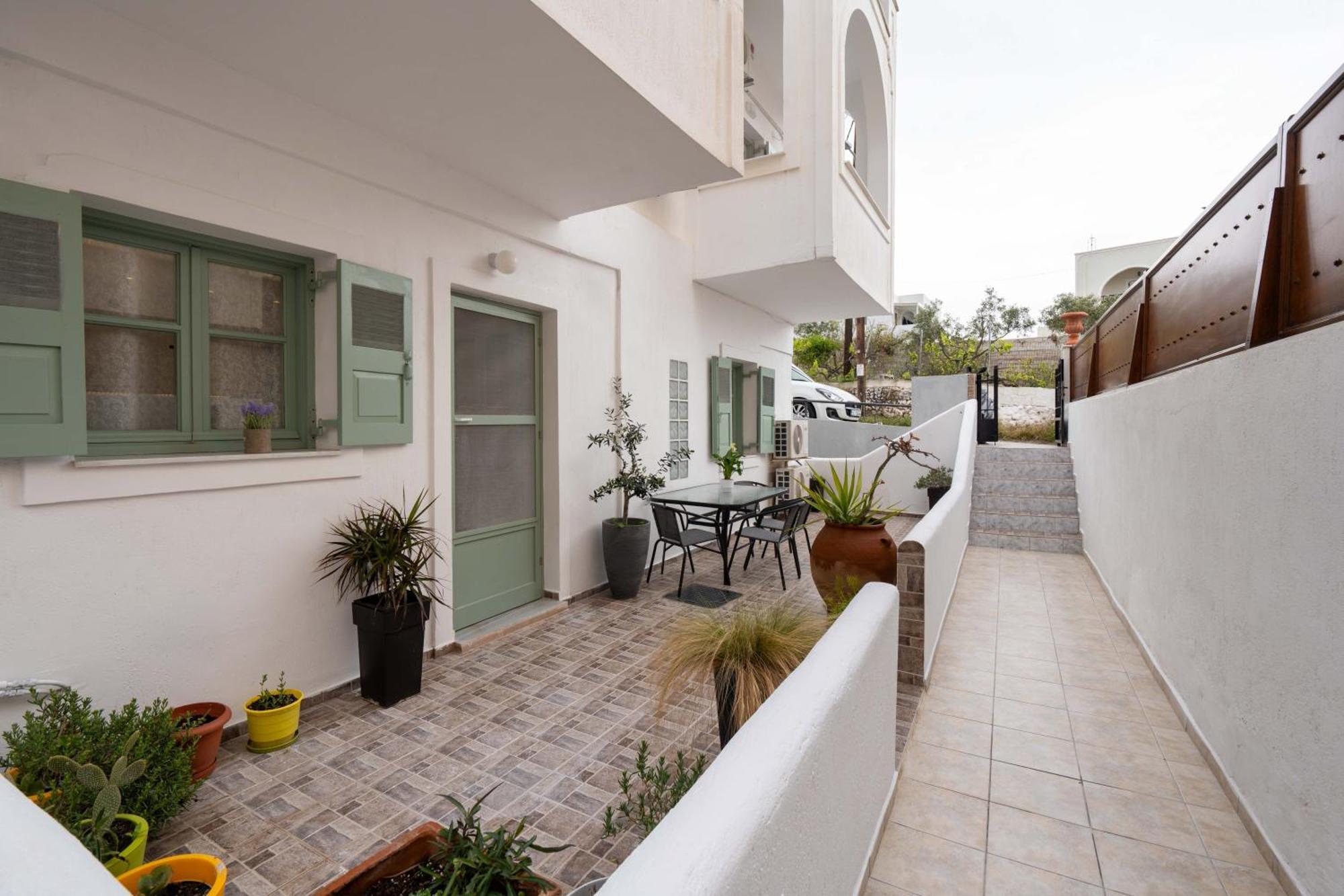 Moonstone Villa Karterados  Exterior photo